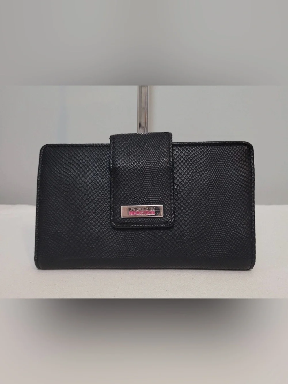 Kenneth Cole Reaction Organizer Wallet Black Faux Leather Zip Around Clutch